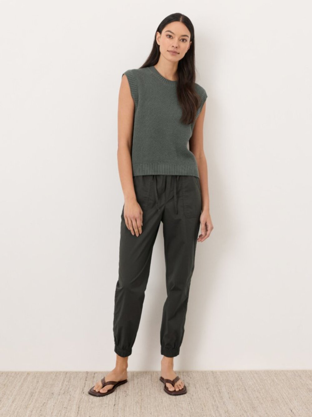 Pact Women's Stretch Poplin Jogger in Oak